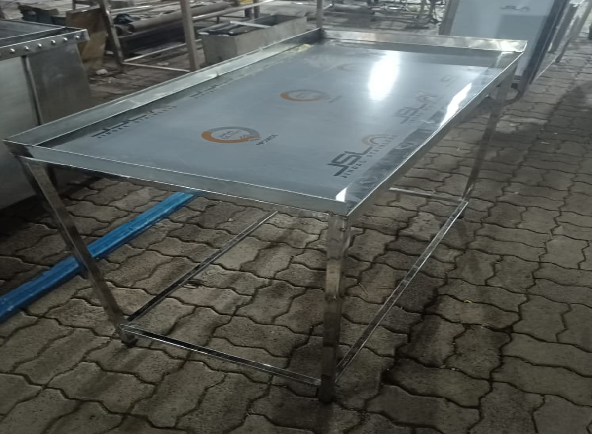 Cutting Table in Pune
